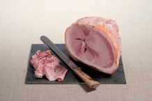 Demi-jambon cuit avec couenne à la truffe d'été 1,2 %