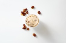 Crème glacée rhum-raisins