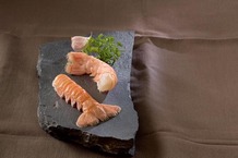 Queue de langoustine crue avec carapace